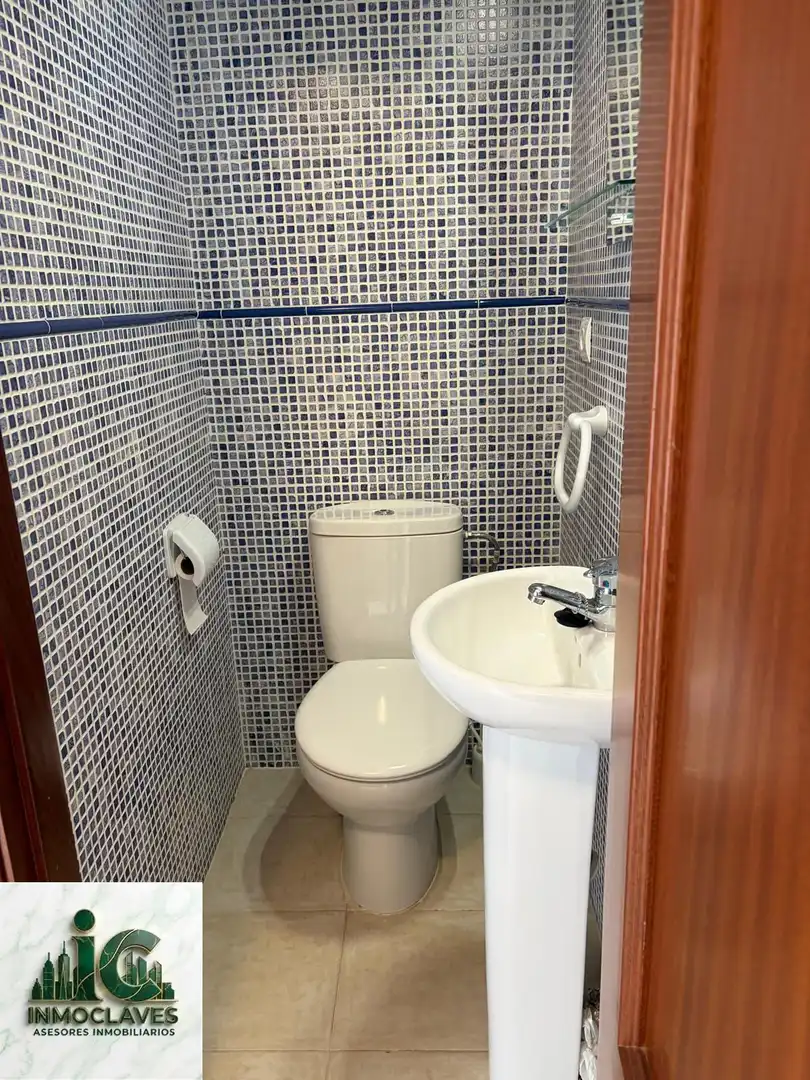 Baño de Casa adosada en venta en Castellar de la Frontera con Jardín privado