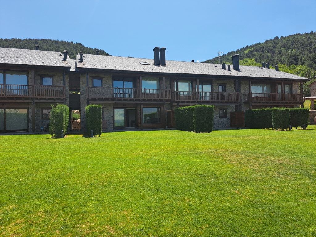 Exterior view of Apartment to rent in Fontanals de Cerdanya  with Heating, Private garden and Parquet flooring