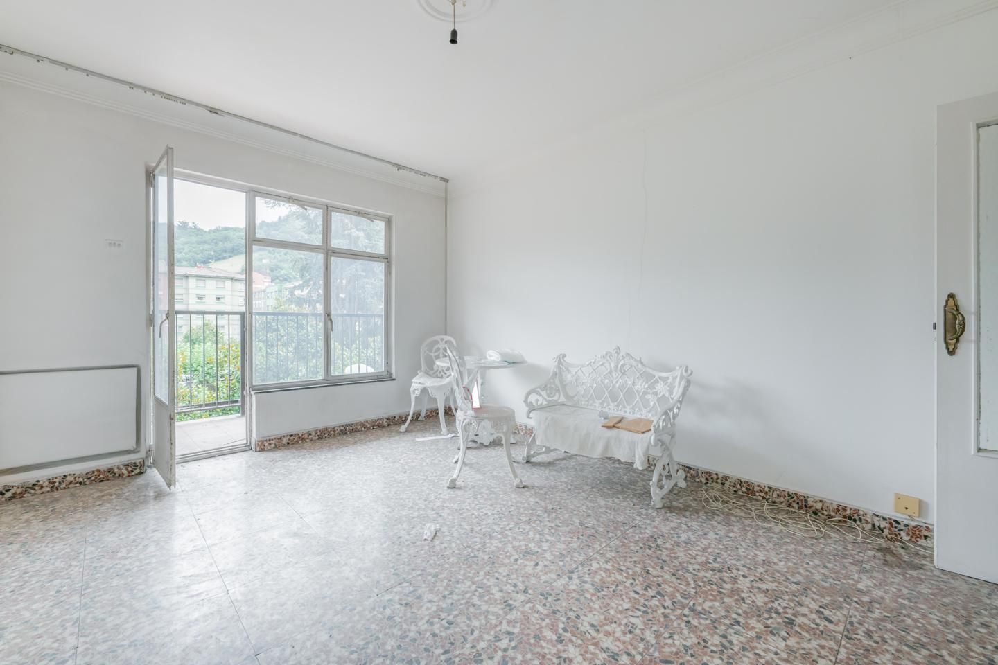 Piso en venta en Mieres (Asturias) con Terraza y Trastero