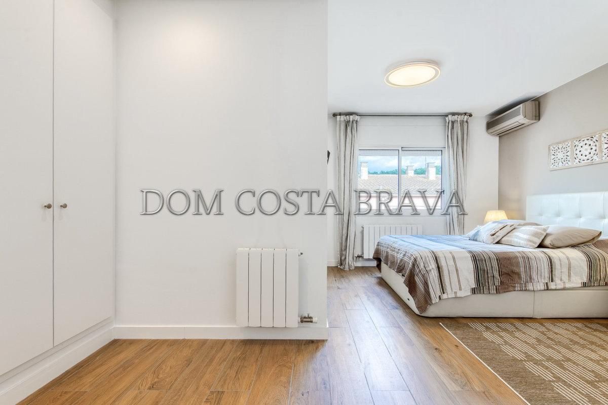 Casa adosada en venta en del Carrilet
