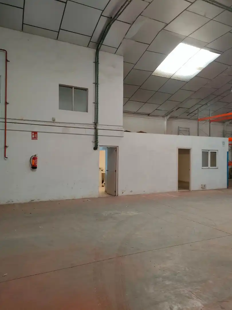 Nau industrial de lloguer en Girona