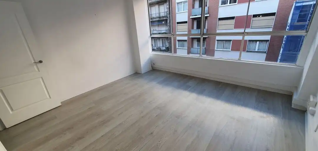 Habitación de Oficina de alquiler en Indautxu
