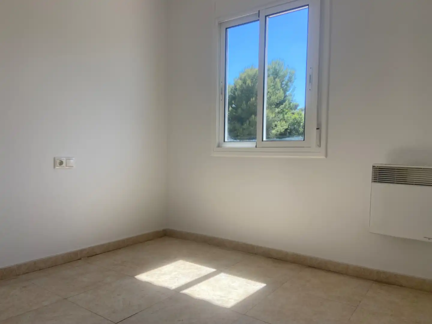 Habitación de Casa o chalet en venta en Calafell con Aire acondicionado, Calefacción y Jardín privado
