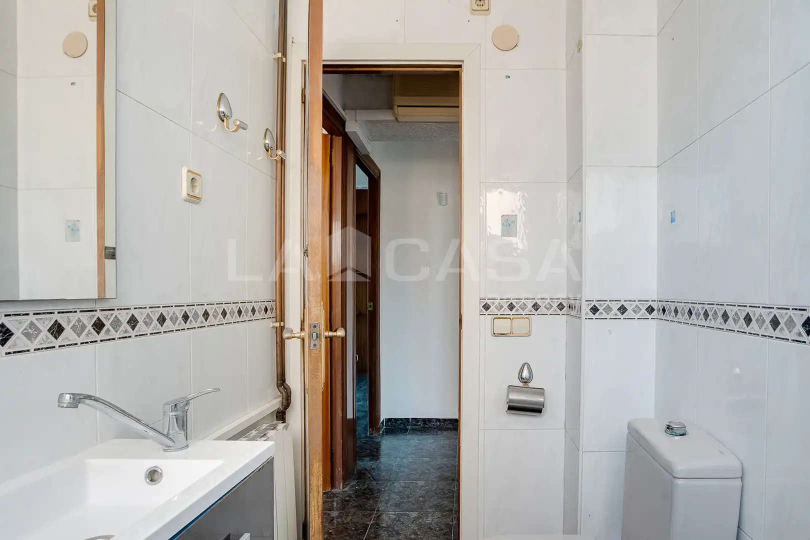 Bany de Pis en venda en Barcelona amb Calefacció, Traster i Balcó