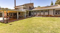 Jardí de Casa o xalet en venda en Matadepera amb Aire condicionat, Calefacció i Jardí privat