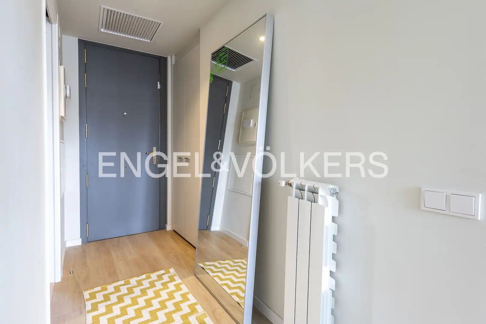 Maisonette zum Verkauf in Barcelona mit Klimaanlage, Heizung und Parkett