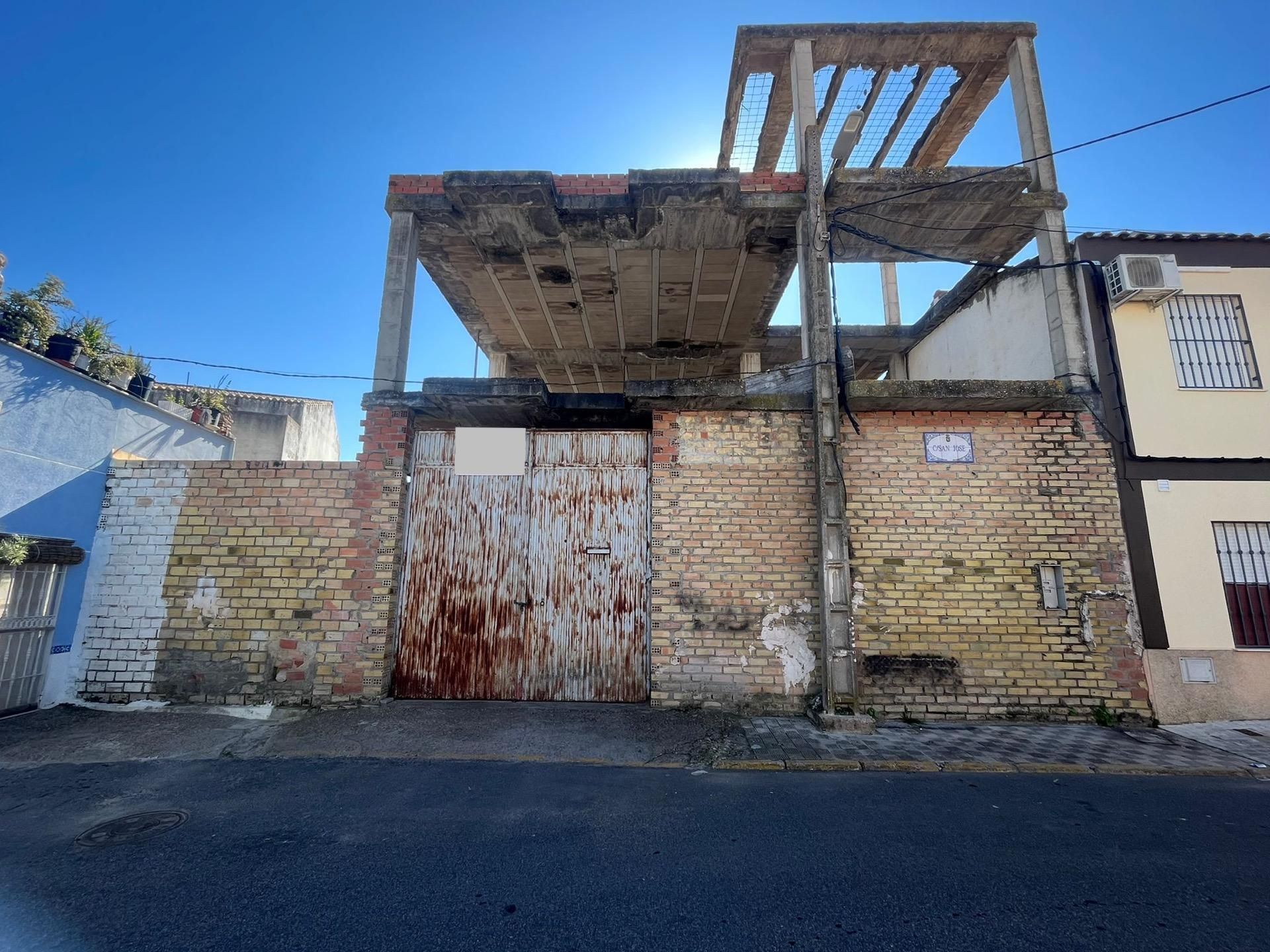 Vista exterior de Edifici en venda en Palomares del Río