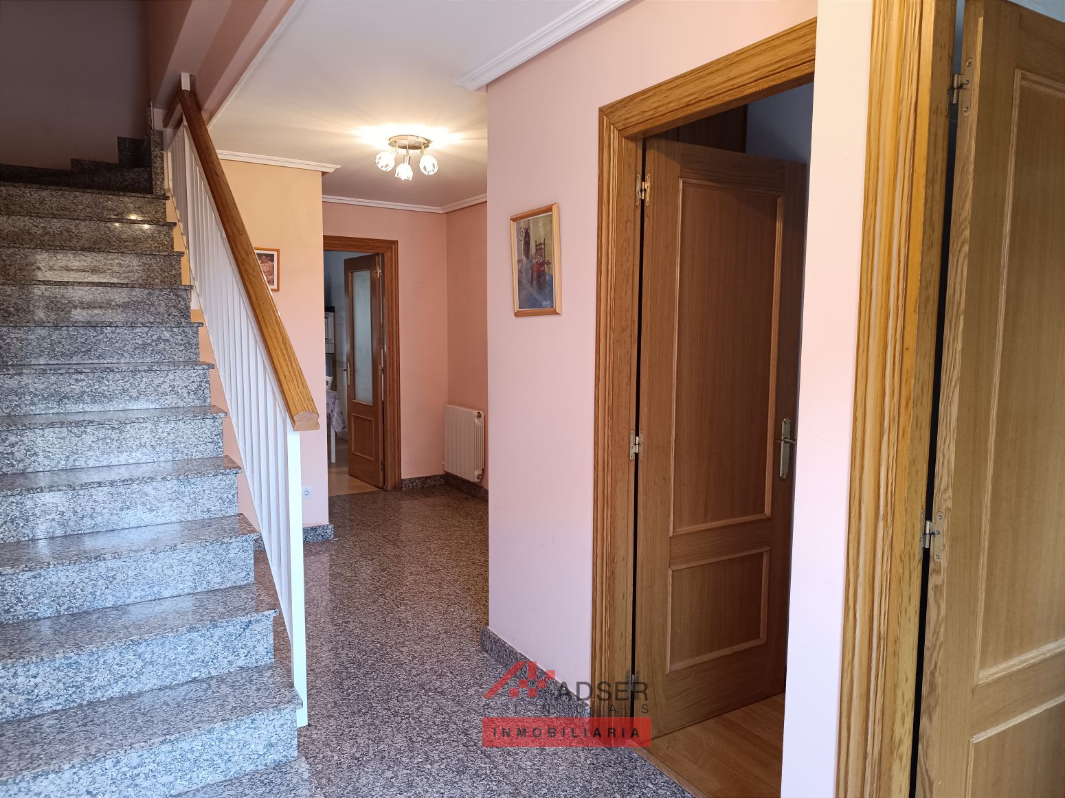 Casa adosada en venta en Villamediana de Iregua con Calefacción, Terraza y Trastero