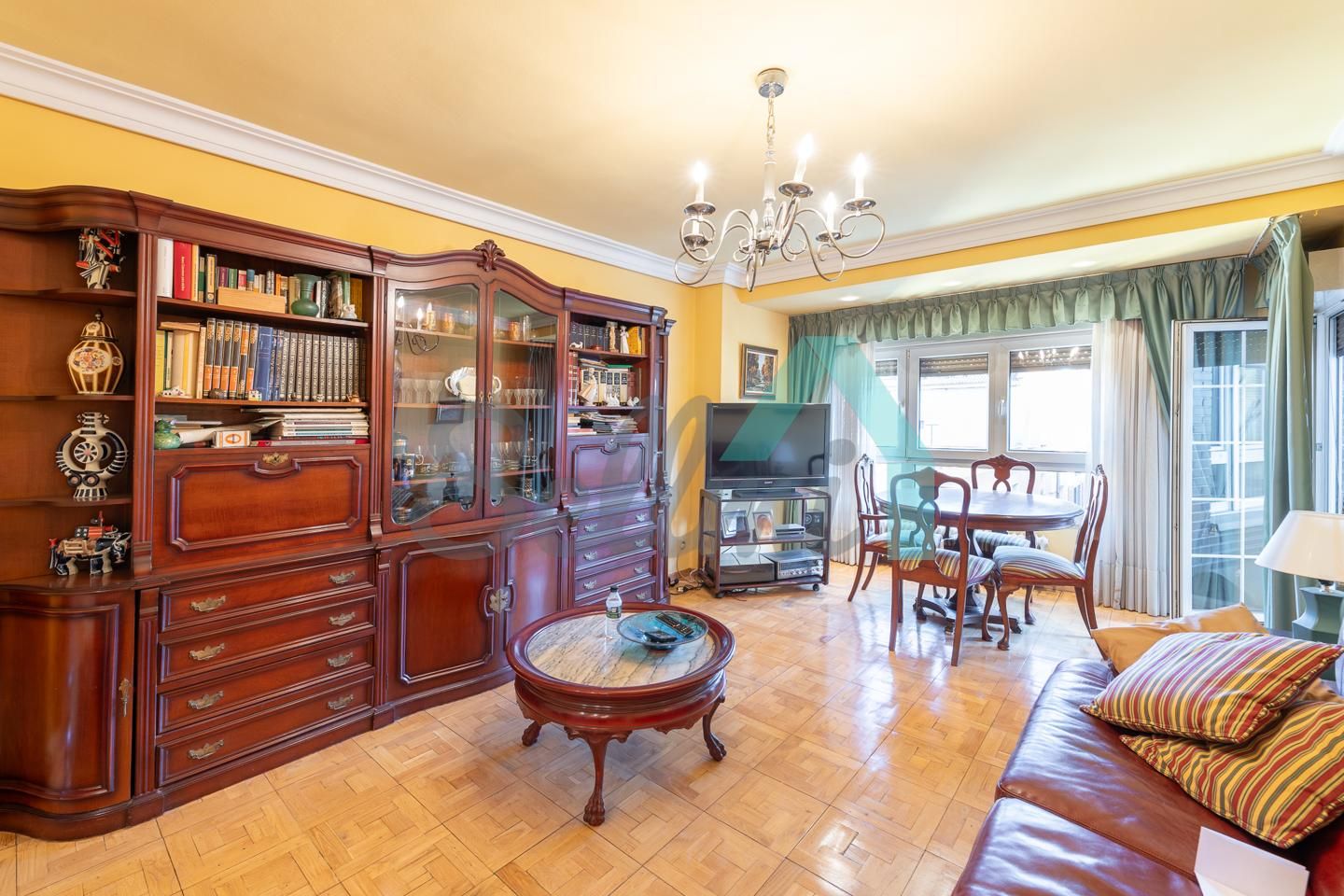 Living room of Flat to rent in Oviedo   with Heating, Parquet flooring and Terrace