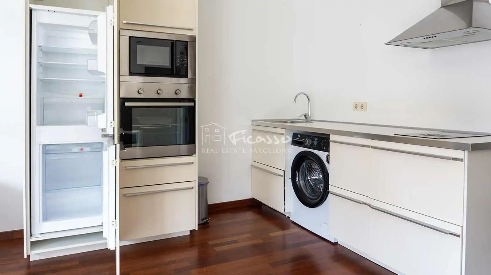 Kitchen of Attic for rent in Barcelona  with Air Conditioner, Heating and Parquet flooring