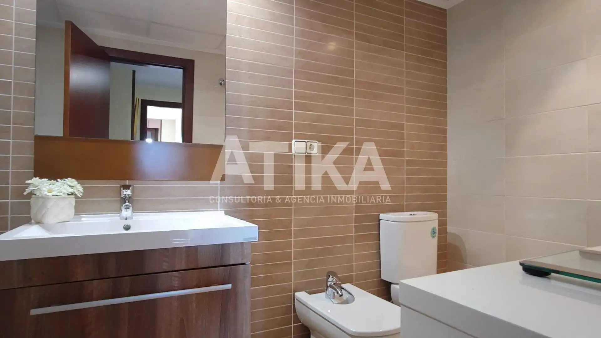 Baño de Piso en venta en Ontinyent con Trastero, Amueblado y Balcón