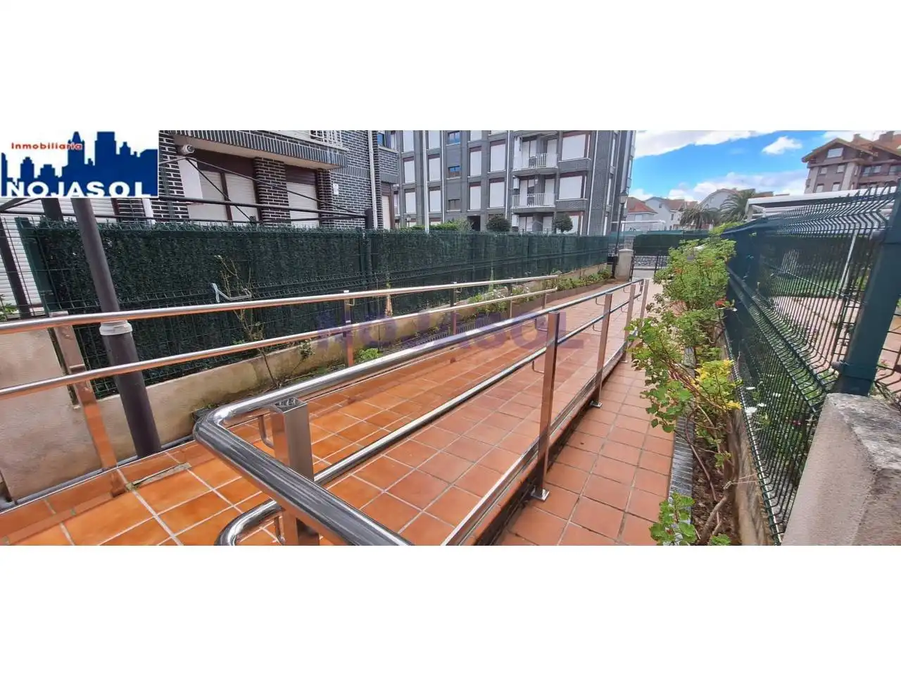Vista exterior de Apartament de lloguer en Noja amb Calefacció, Jardí privat i Terrassa