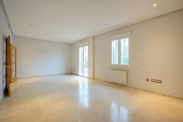 Piso en Venta en C. de Arturo Soria, 288 en Costillares