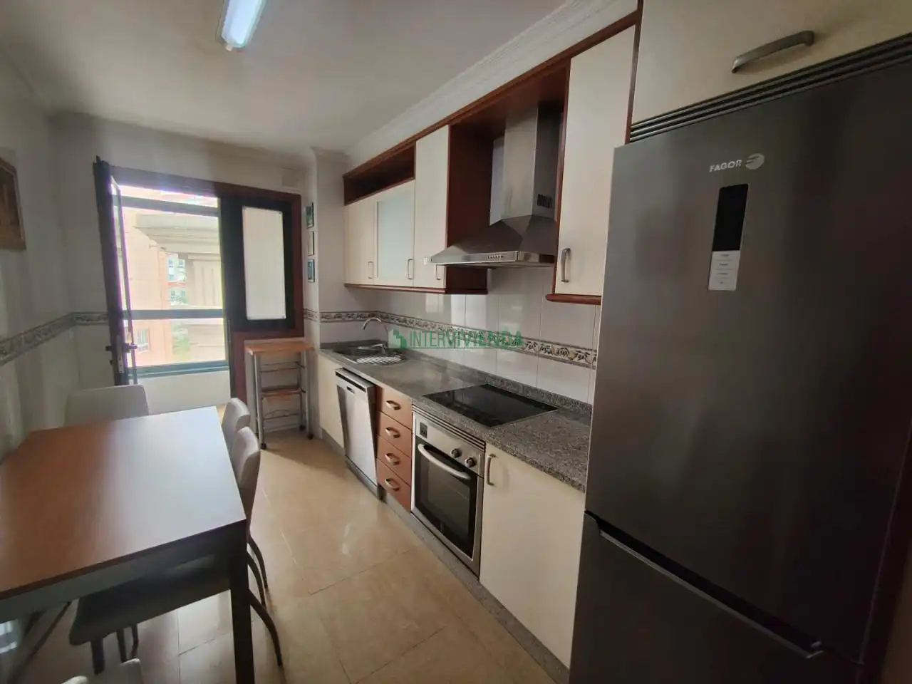 Cocina de Piso en venta en Vigo  con Calefacción, Parquet y Trastero