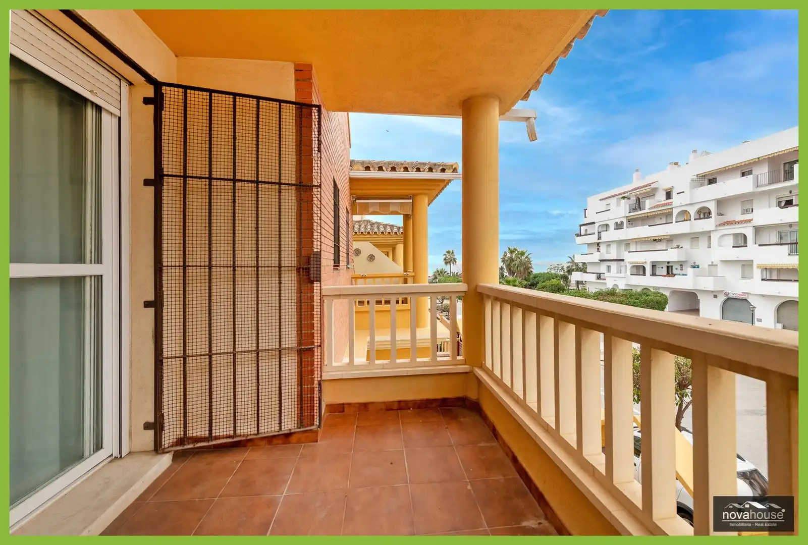 Casa adosada en venta en Calle Albon, Torre de Benagalbón
