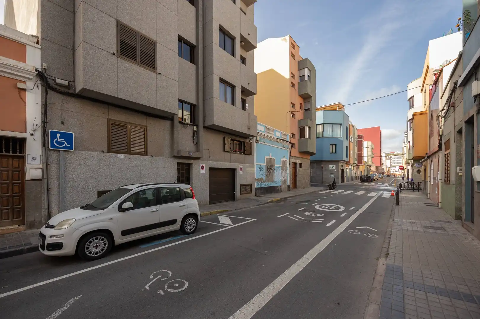 Vista exterior de Piso de alquiler en Las Palmas de Gran Canaria con Amueblado, Balcón y Alarma