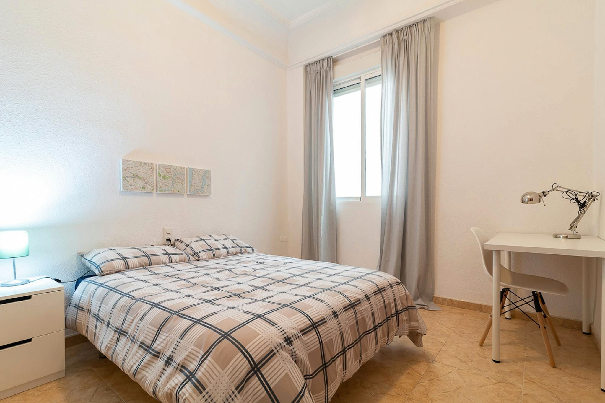 Bedroom of Flat to share in  Valencia Capital  with Furnished, Washing machine and Internet