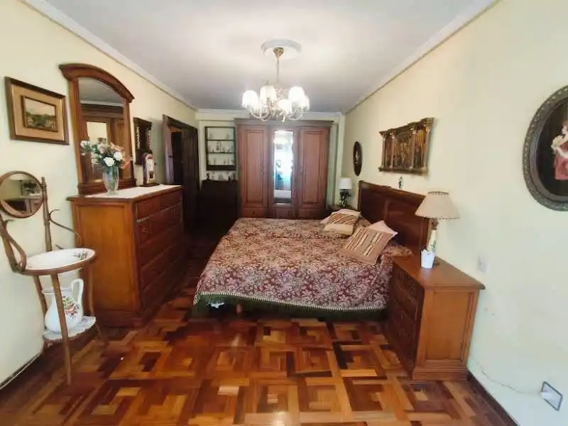Schlafzimmer von Wohnung zum Verkauf in Pravia mit Heizung, Abstellraum und Möbliert