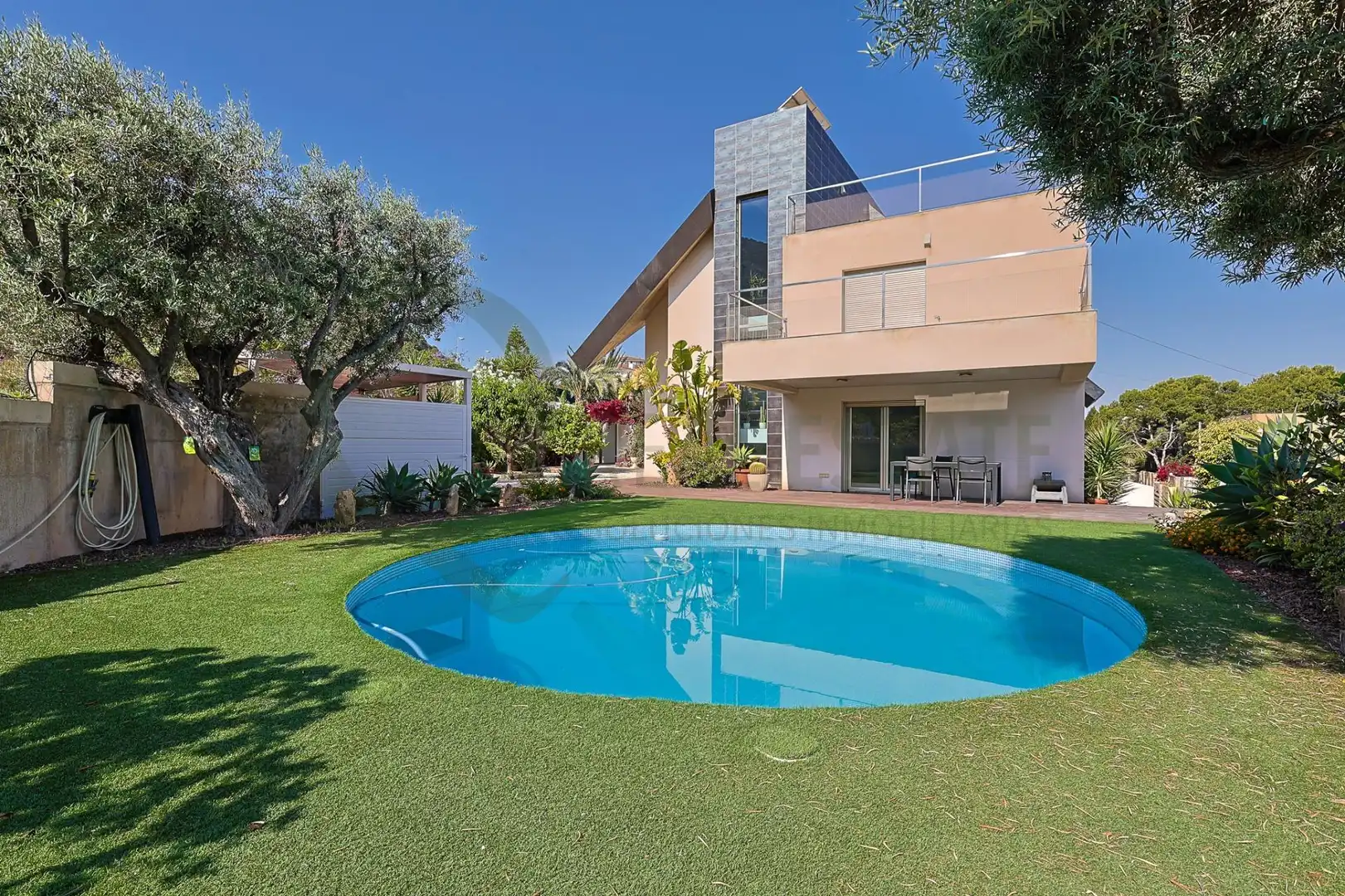 Piscina de Casa o xalet en venda en Alicante / Alacant amb Aire condicionat, Calefacció i Jardí privat
