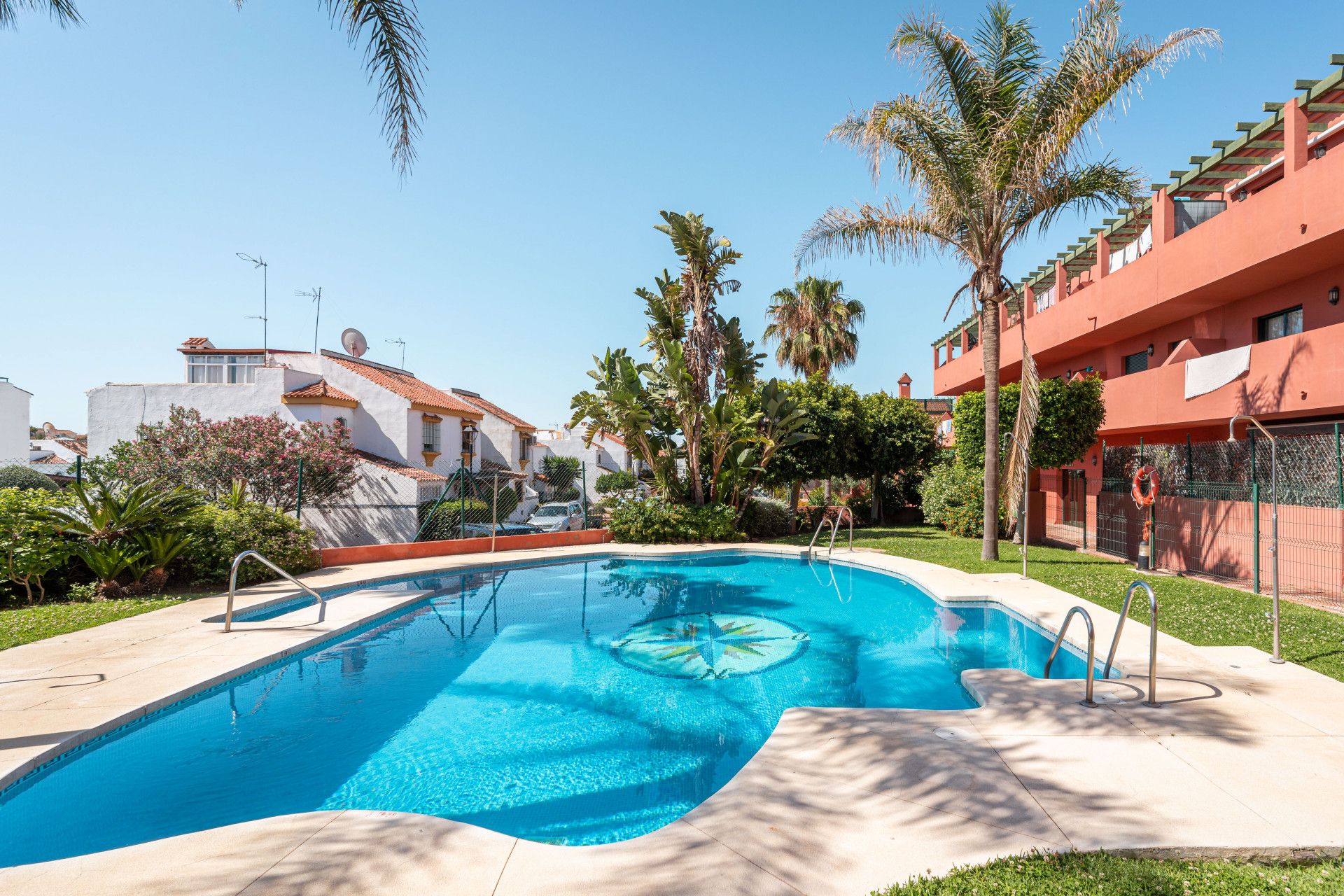 Jardí de Apartament en venda en Casares amb Terrassa, Piscina i Moblat
