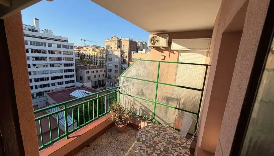Terraza de Piso de alquiler en Barcelona con Amueblado, Horno y Lavadora