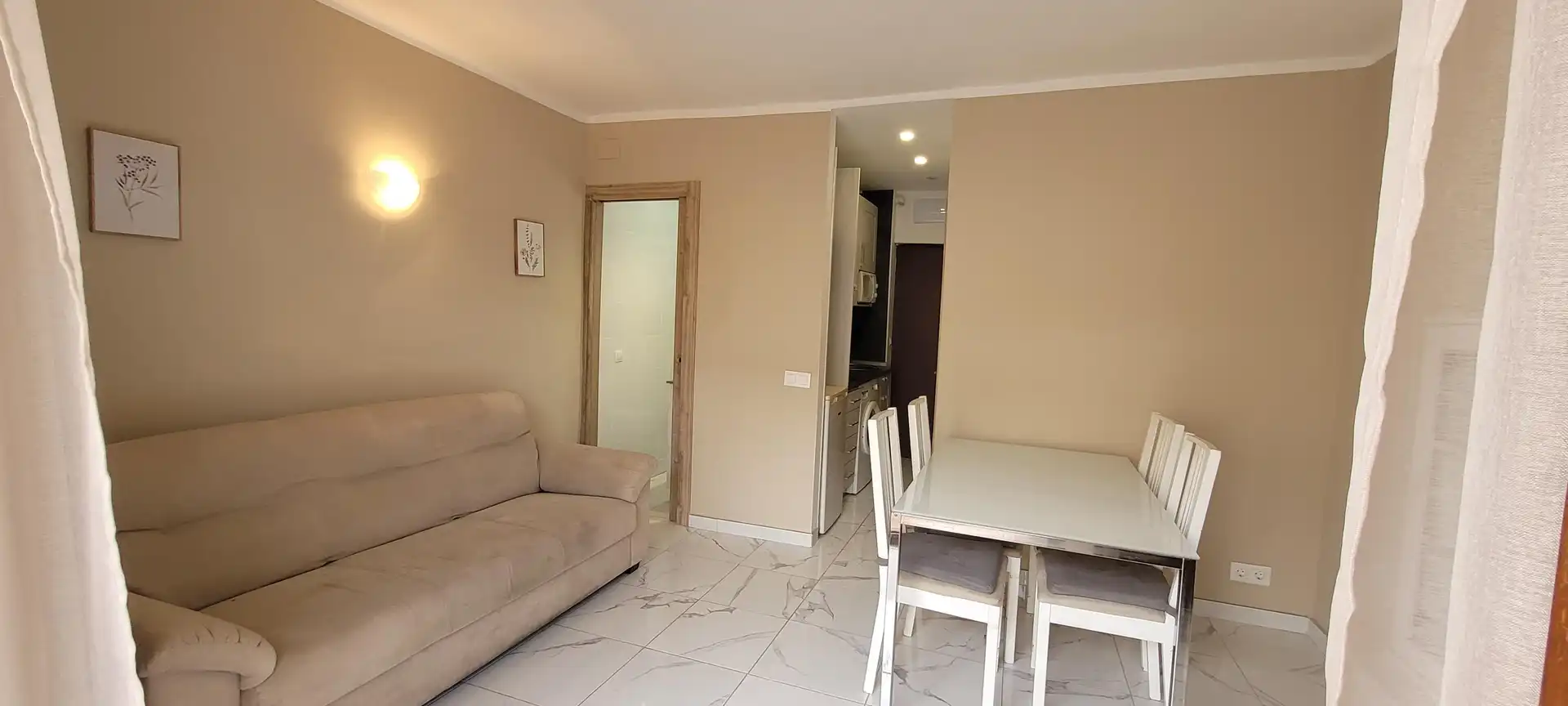 Sala de estar de Piso en venta en L'Estartit con Terraza