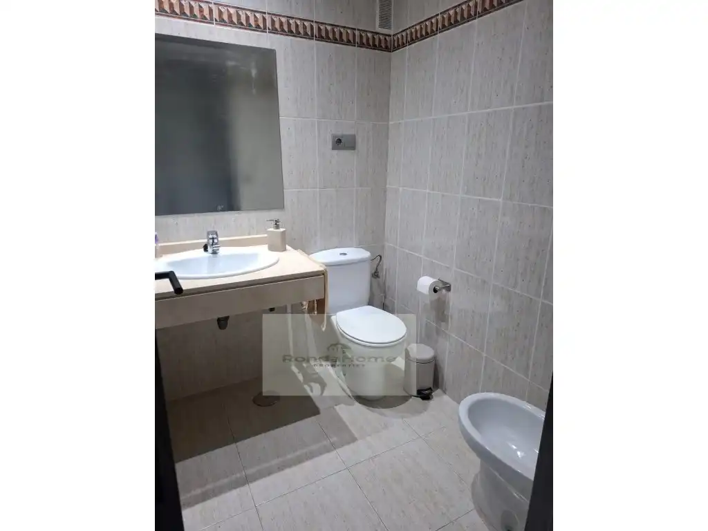 Bathroom of Flat for rent in Benahavís