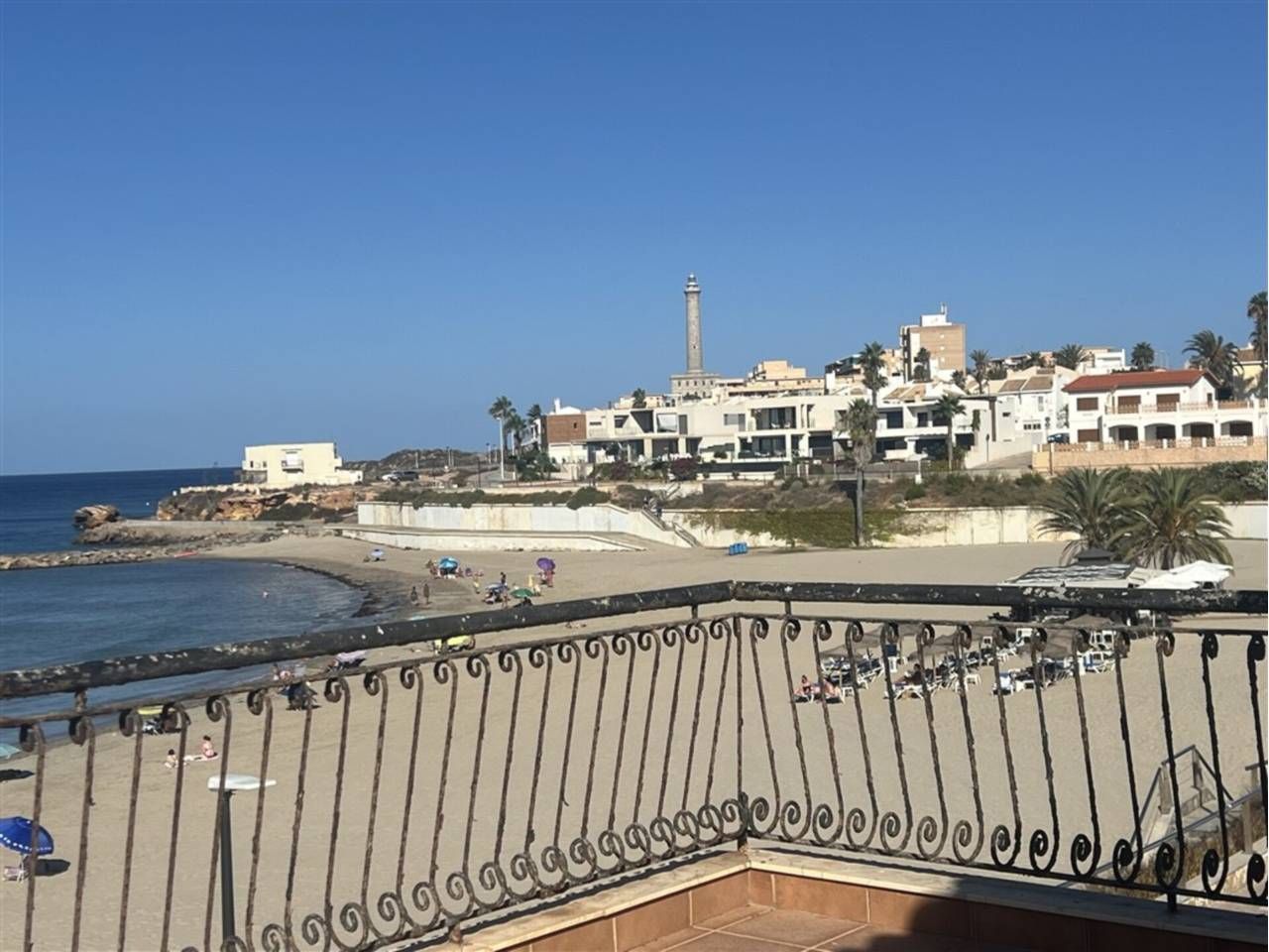 Vista exterior de Casa o xalet en venda en Cartagena amb Aire condicionat, Terrassa i Moblat