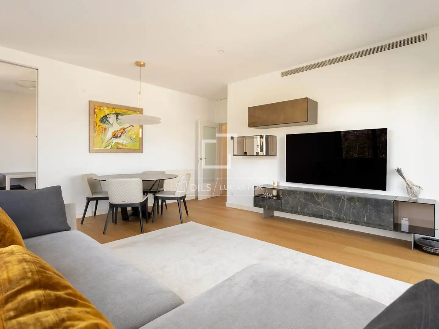 Living room of Flat for rent in Barcelona  with Air Conditioner, Heating and Parquet flooring