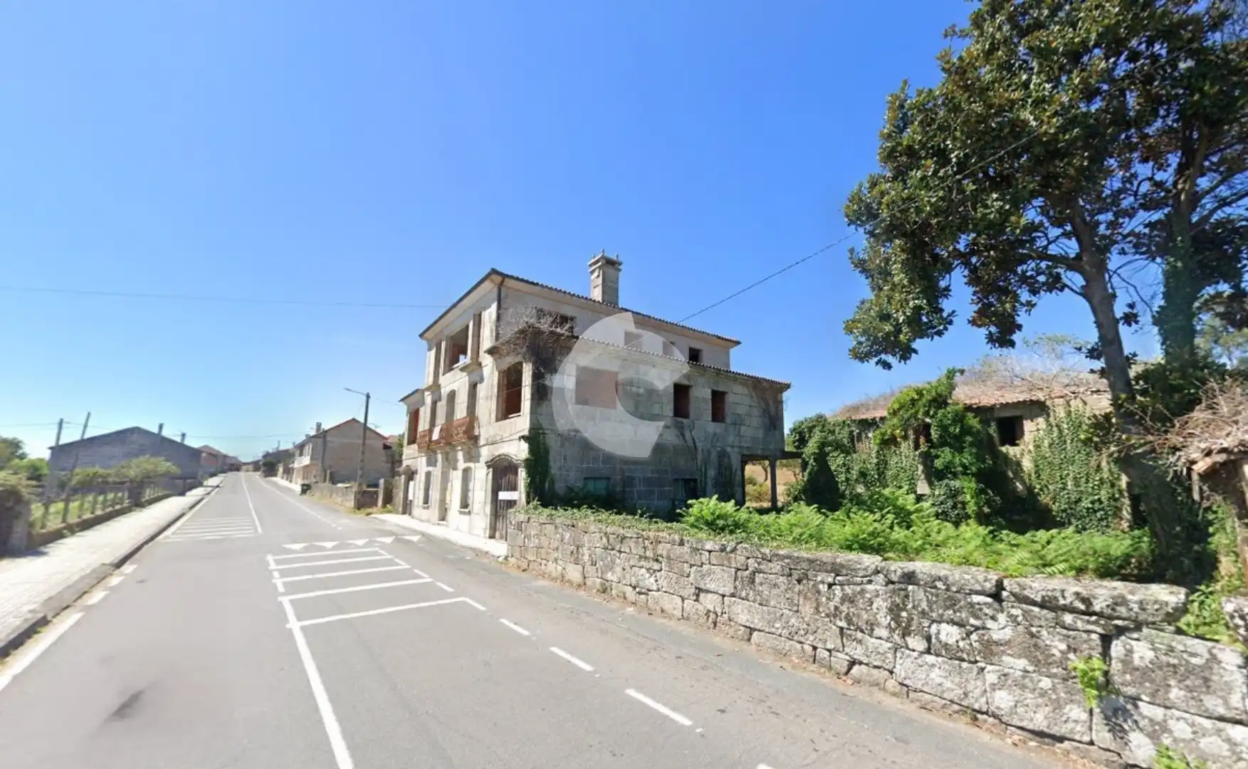 Casa con jardín en venta en Amoeiro, imagen 3