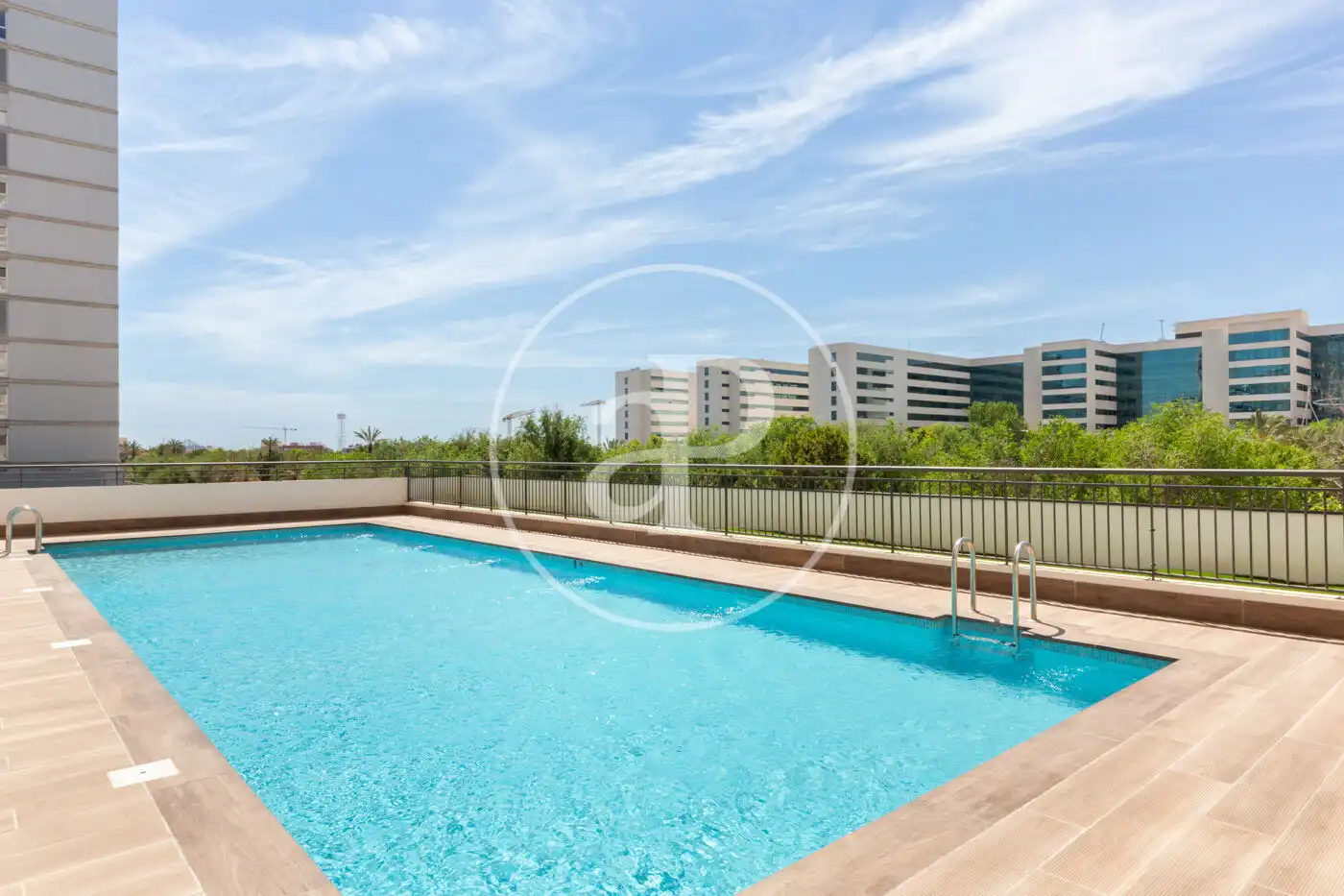 Piscina de Piso en venta en Valencia con Aire acondicionado, Calefacción y Jardín privado