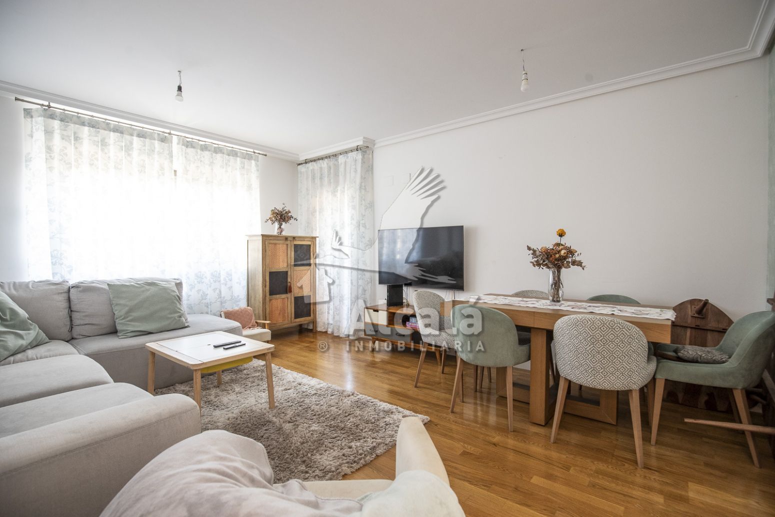 Living room of Flat for sale in Alcalá de Henares  with Air Conditioner, Heating and Terrace