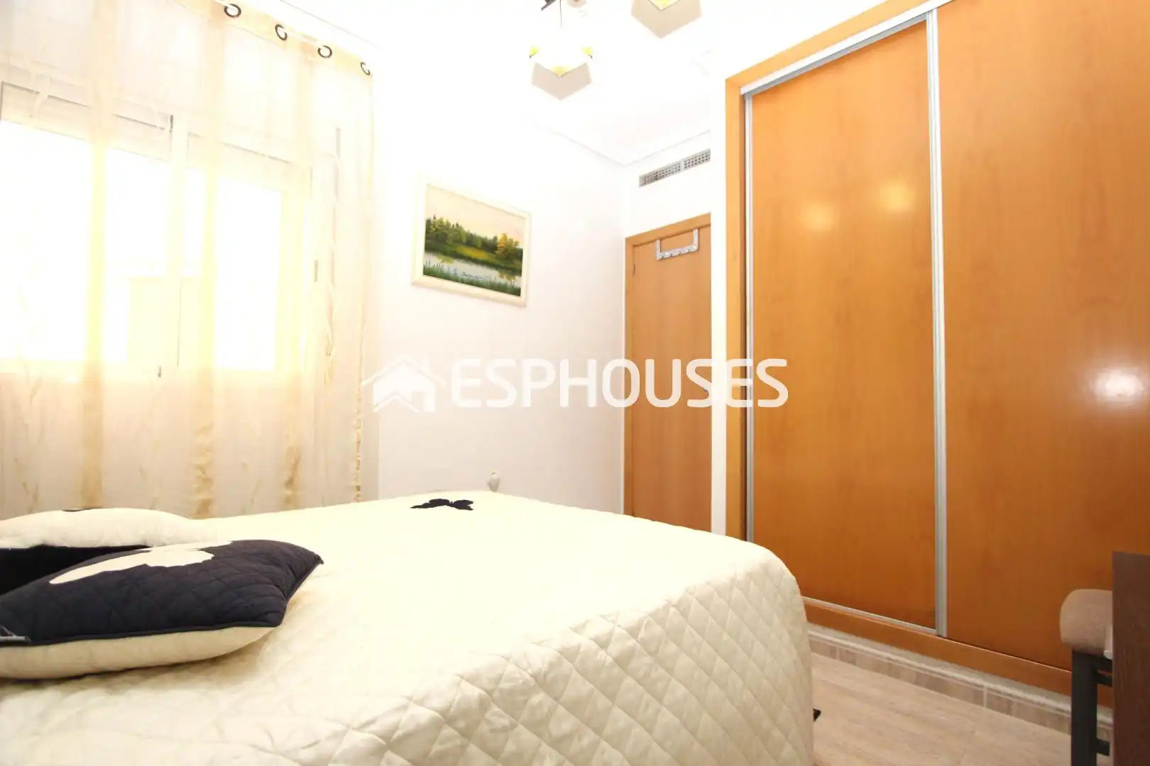 Habitación de Apartamento en venta en Guardamar del Segura con Aire acondicionado, Terraza y Amueblado