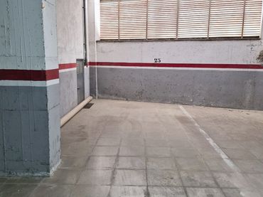 Place de parking individuelle avec ascenseur à vendre à Carrer de Santa Rosa 22