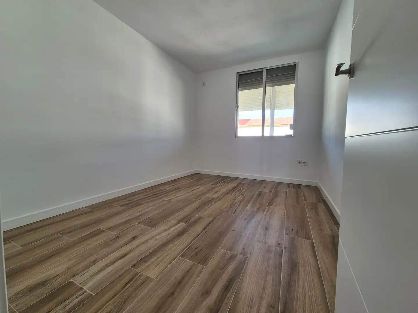 Wohnung zur Miete in Calle Ciudad de Paterna, 10, Parque Alcosa