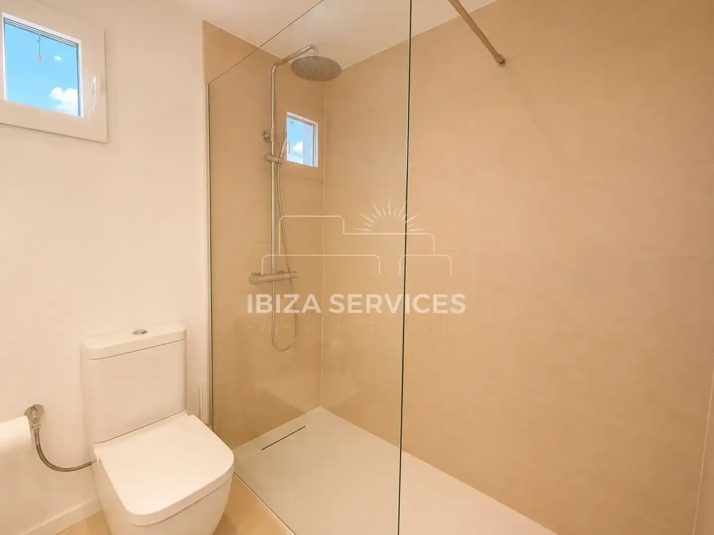 Baño de Casa o chalet de alquiler en Santa Eulària des Riu con Aire acondicionado, Jardín privado y Piscina