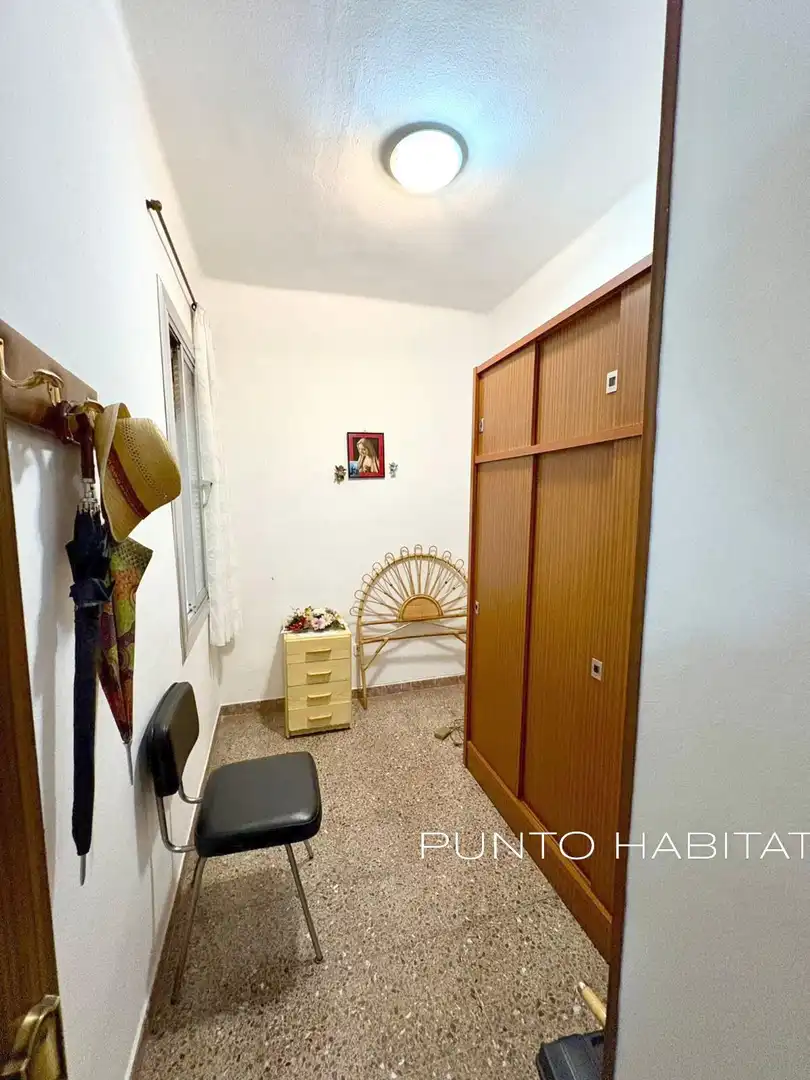 Bedroom of Flat for sale in Barcelona