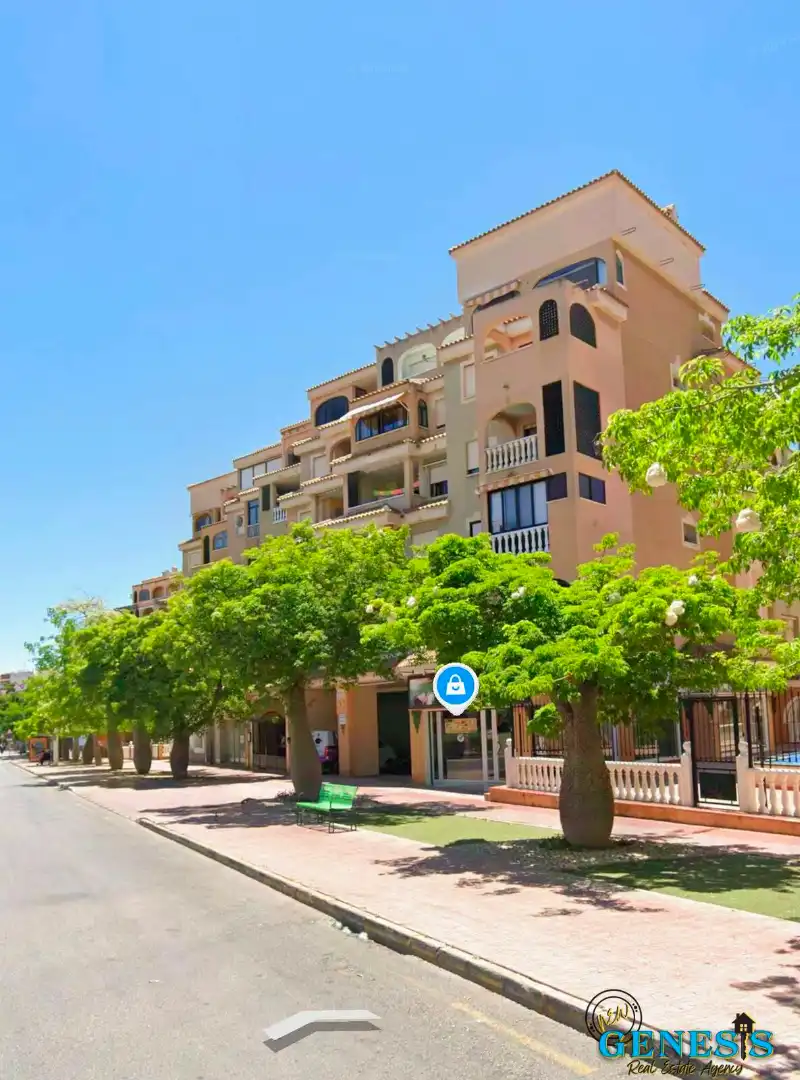 Vista exterior de Garatge en venda en Torrevieja