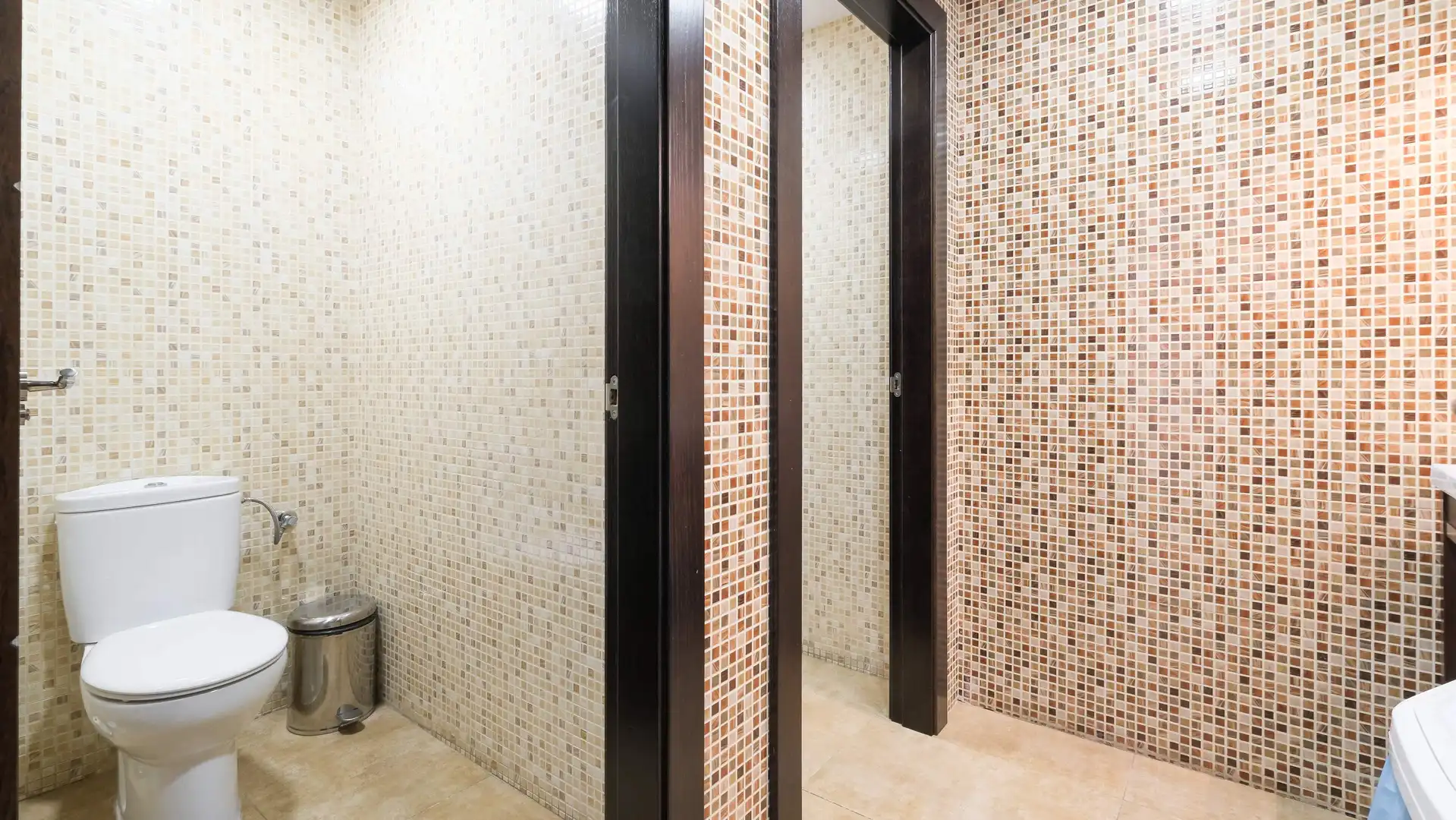 Badezimmer von Büro zum Verkauf in Zaragoza mit Klimaanlage