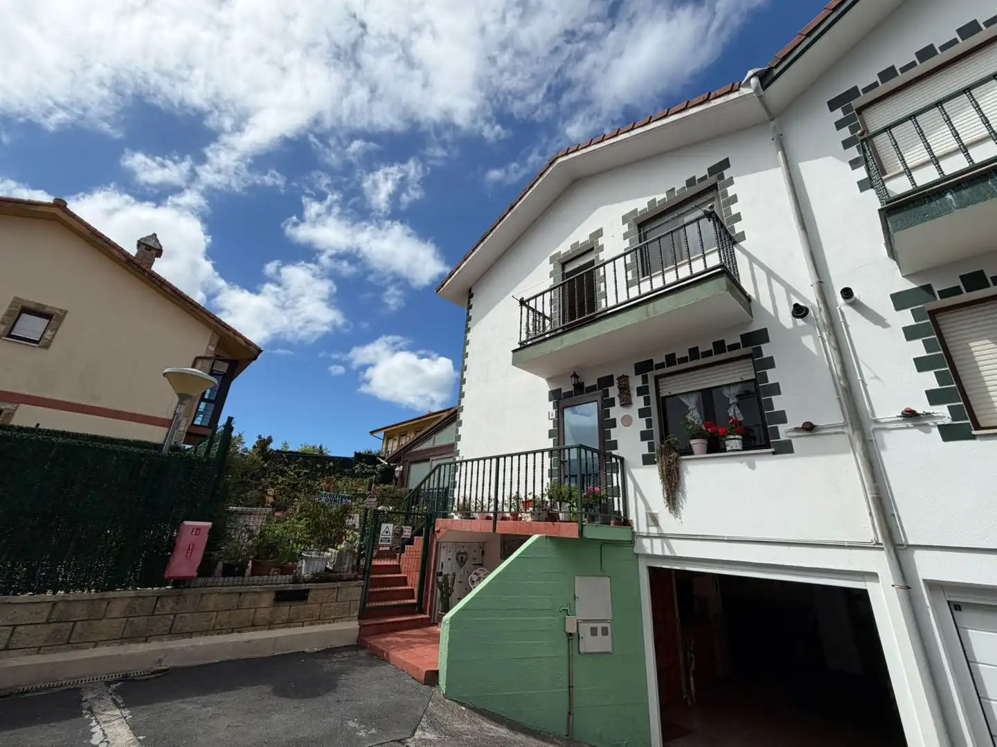Vista exterior de Casa o chalet en venta en Meruelo con Calefacción, Jardín privado y Terraza