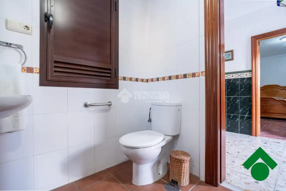 Baño de Casa adosada en venta en Cártama con Aire acondicionado