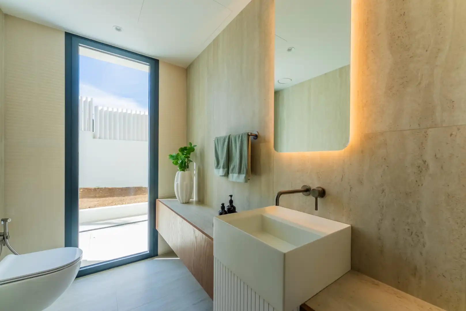 Baño de Casa o chalet en venta en Marbella con Aire acondicionado, Jardín privado y Terraza