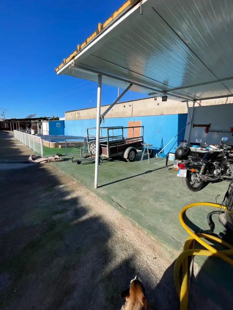 Parking of Houses for sale in Pedralba  with Air Conditioner, Swimming Pool and Alarm