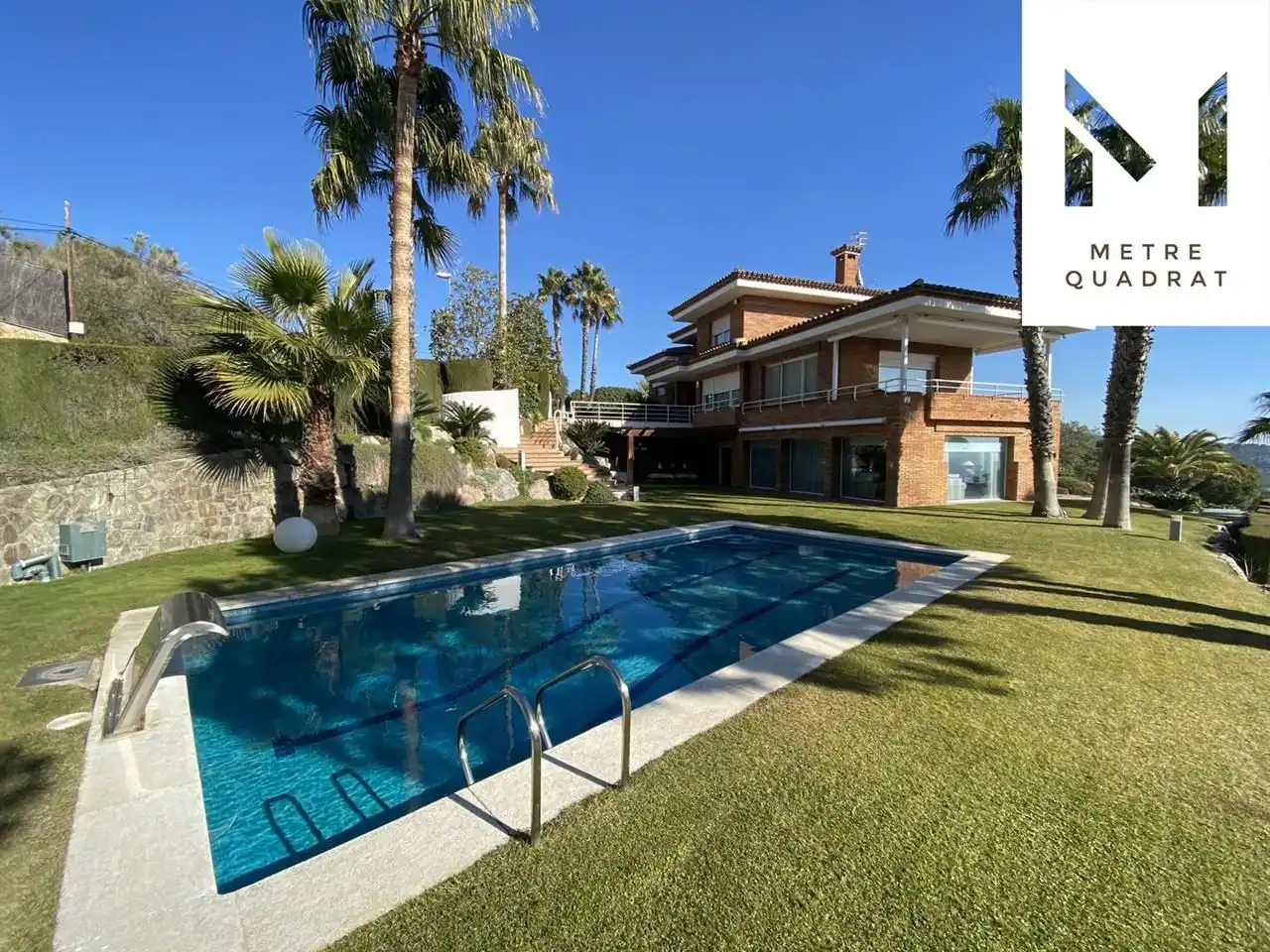 Casa con piscina en venta en Alella
