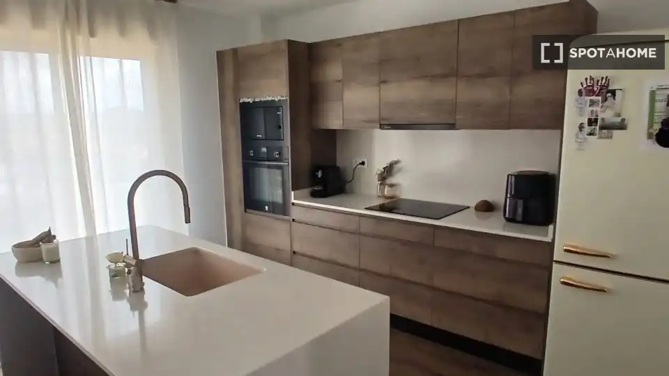 Flat with terrace to rent in Montroi / Montroy, imagen 4