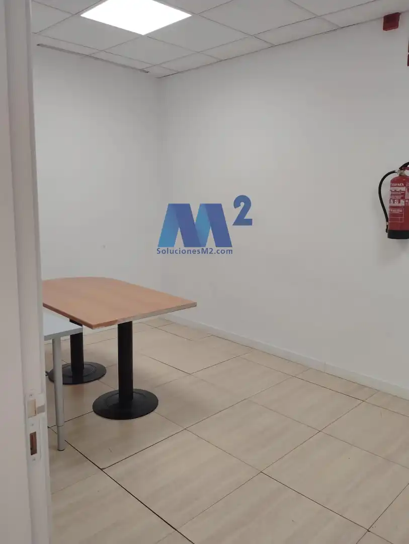 Office for rent in Rejas