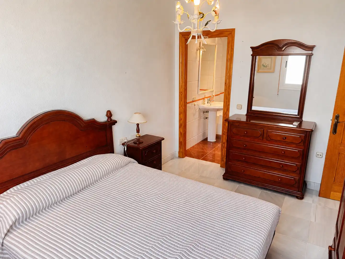 Dormitori de Casa adosada en venda en Roquetas de Mar amb Aire condicionat, Terrassa i Traster