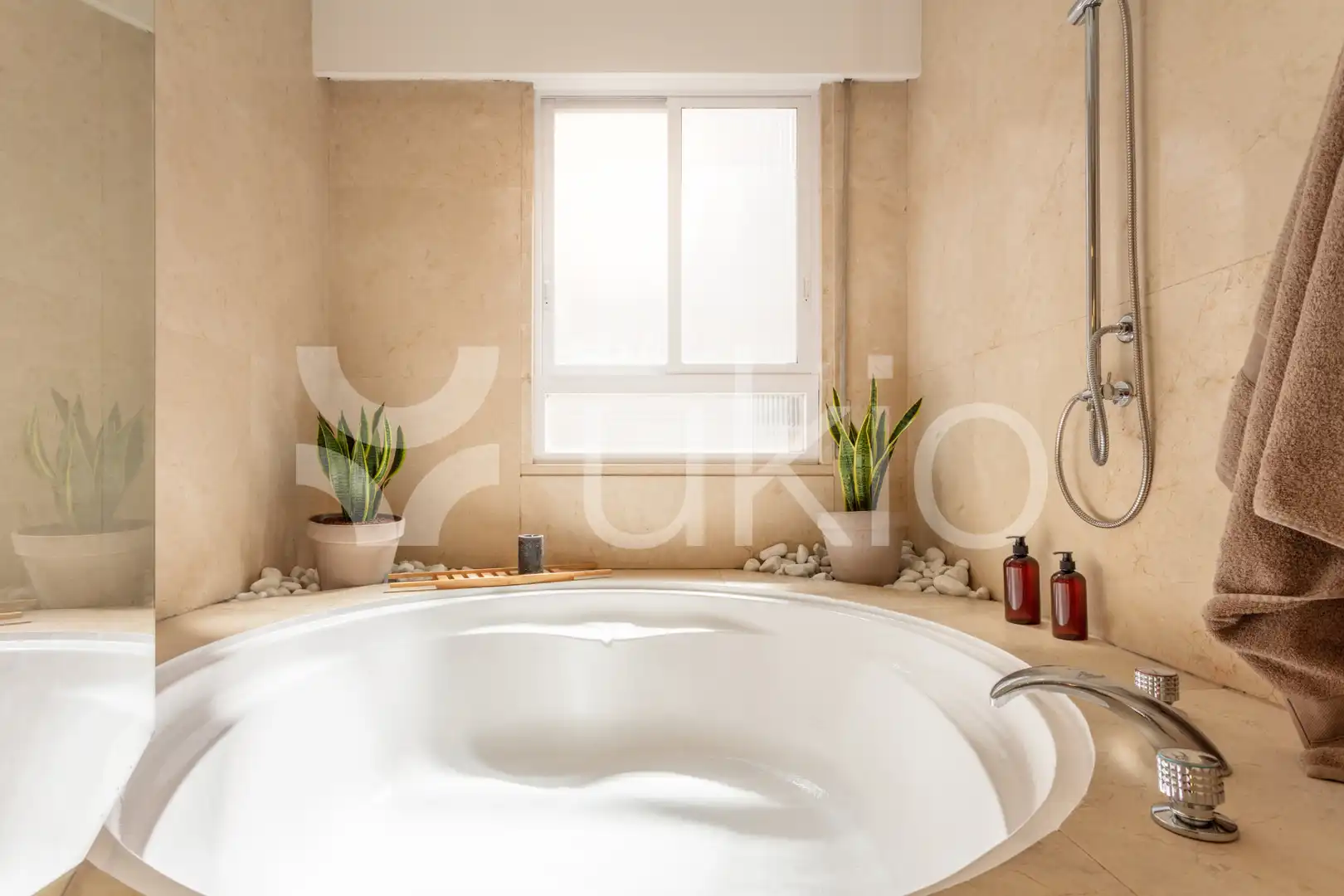Bathroom of Apartments for rent in Madrid  with Air Conditioner, Heating and Terrace