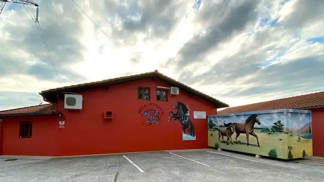 Vista exterior de Edificio en venta en Errenteria con Alarma