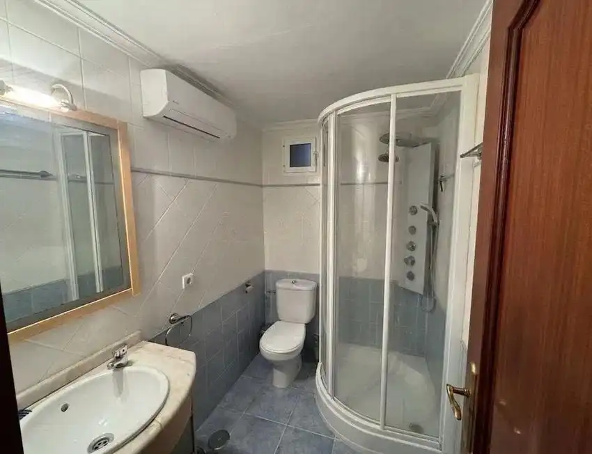 Flat for rent in Calle Esperanza de Triana, Triana Este
